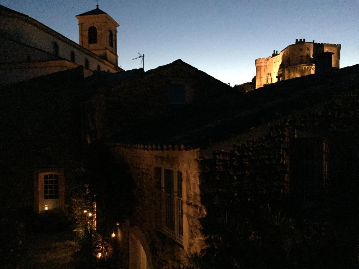 مبيت وإفطار سوز-لا-روس Les Aiguieres En Provence المظهر الخارجي الصورة