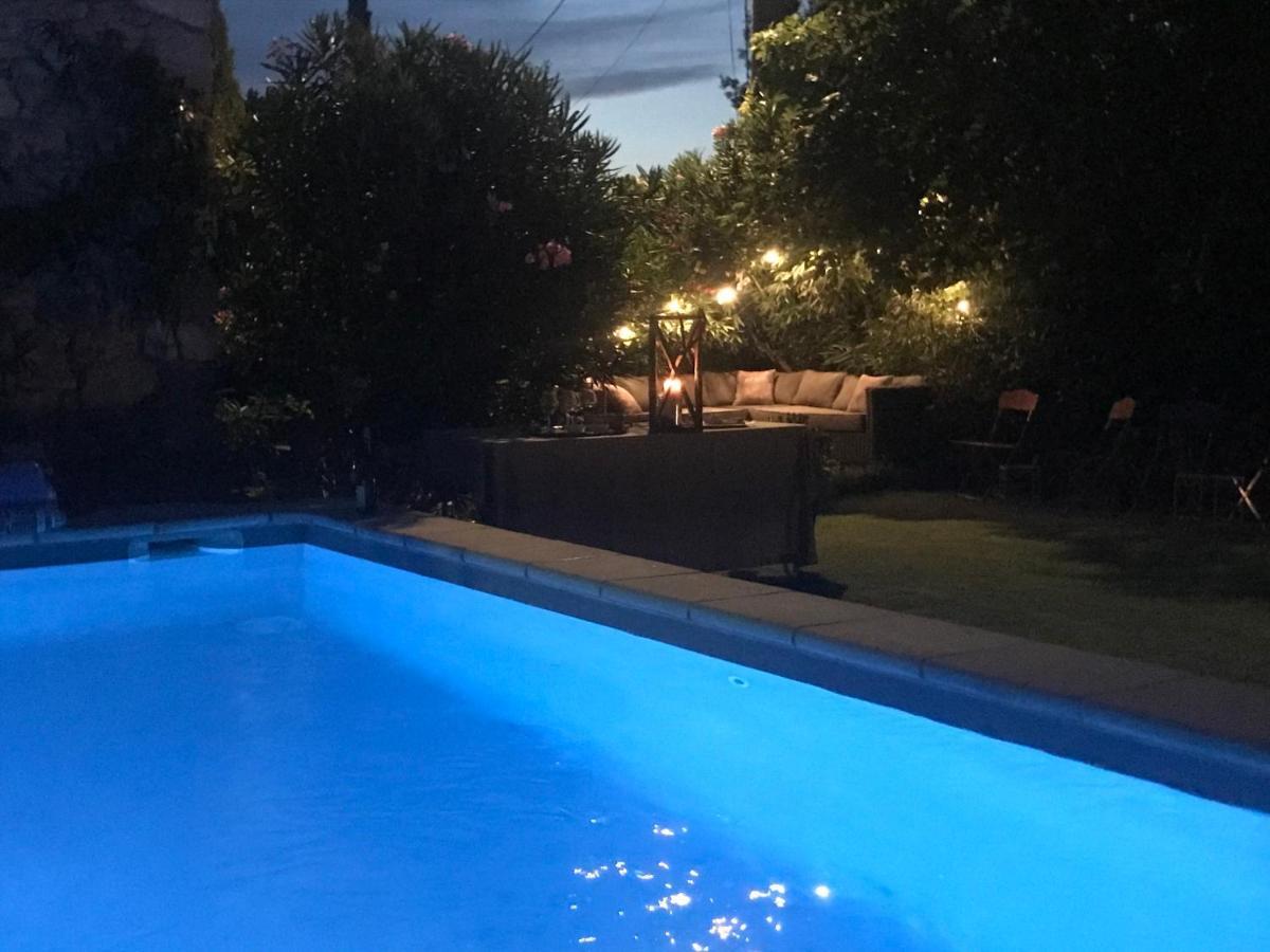 مبيت وإفطار سوز-لا-روس Les Aiguieres En Provence المظهر الخارجي الصورة