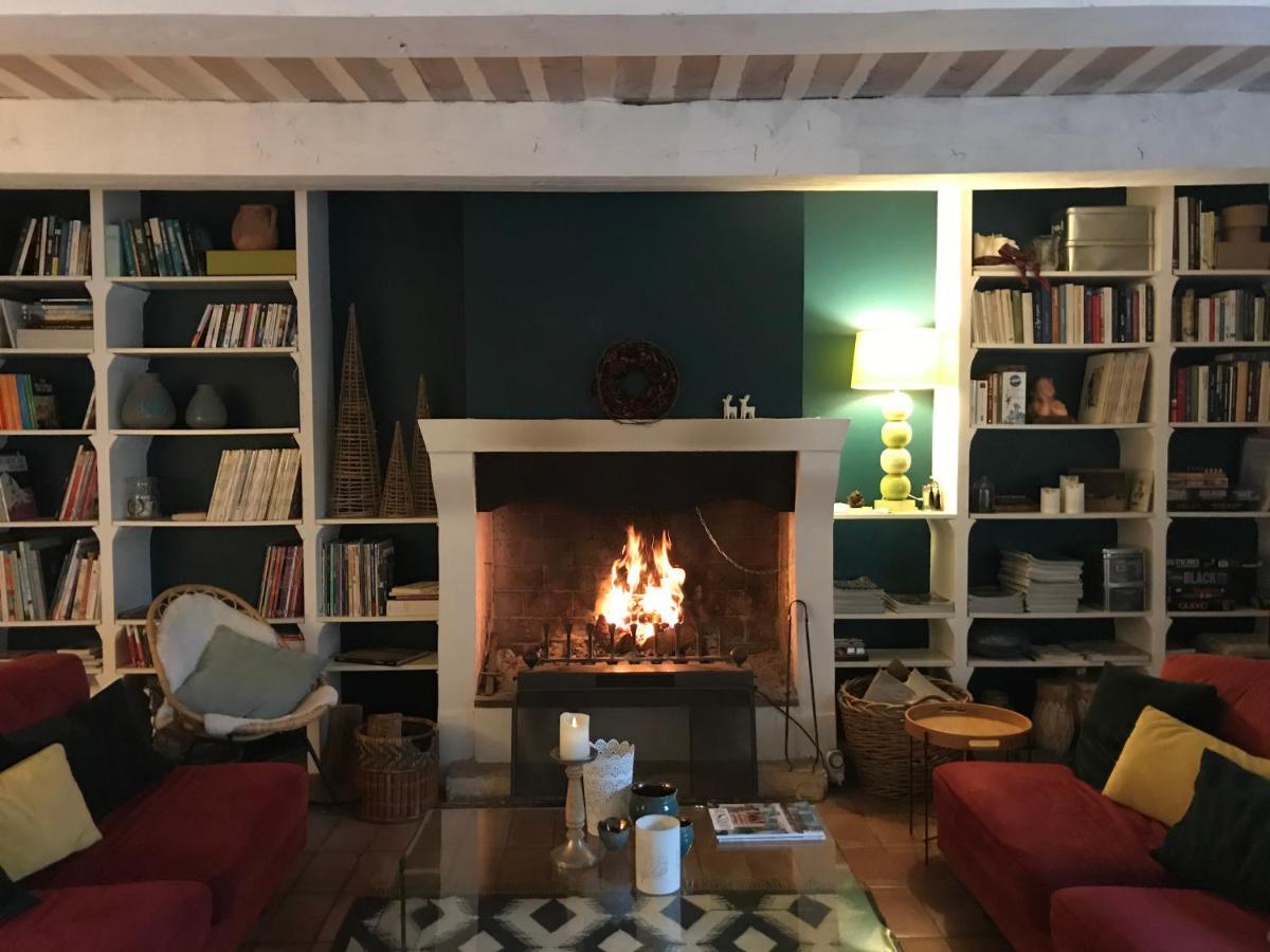 مبيت وإفطار سوز-لا-روس Les Aiguieres En Provence المظهر الخارجي الصورة