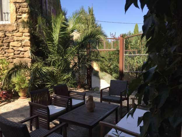 مبيت وإفطار سوز-لا-روس Les Aiguieres En Provence المظهر الخارجي الصورة